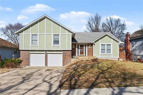 2016 E Sleepy Hollow Drive, Olathe, KS 66062 - MLS#: 2603126
