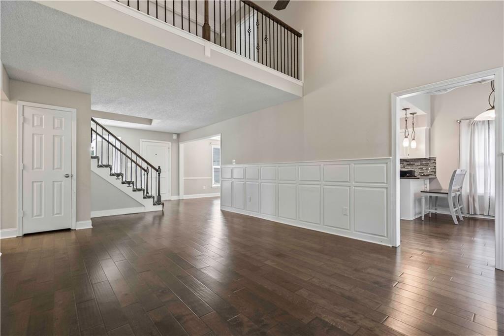 312 NW Locust Street