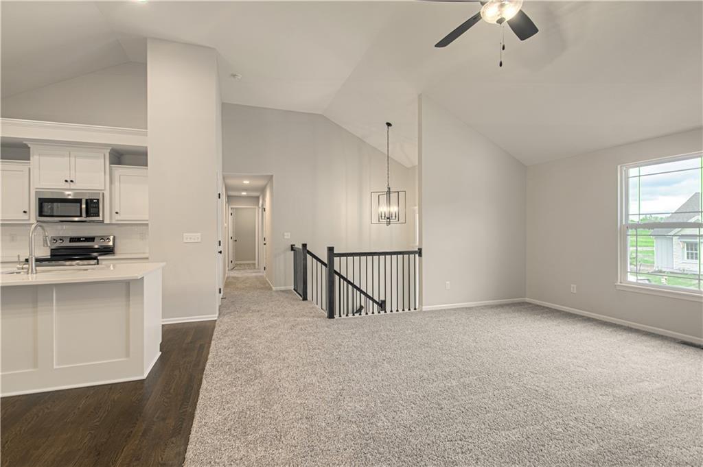 1103 Noah Lane