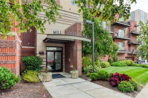 Photo of 4521 Wornall Road, Kansas City, MO 64111 (MLS # 2637224)