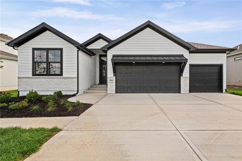 Photo of 18949 W 193rd Terrace, Spring Hill, KS 66083 (MLS # 2645489)