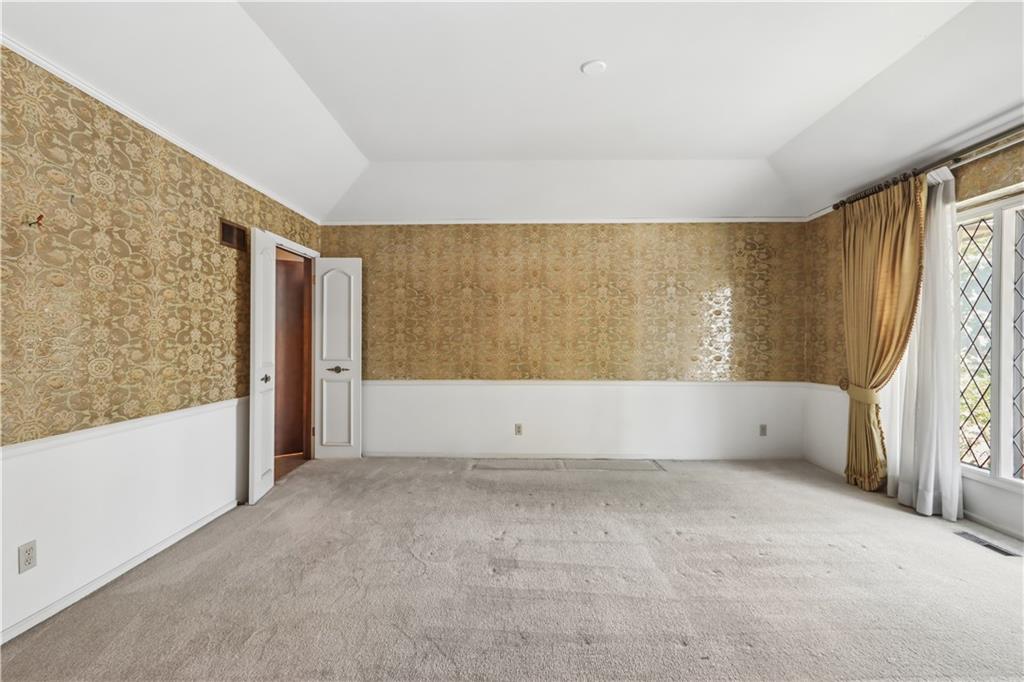 911 W 111th Terrace