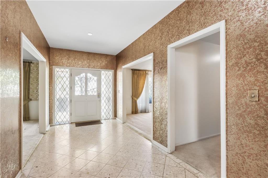 911 W 111th Terrace