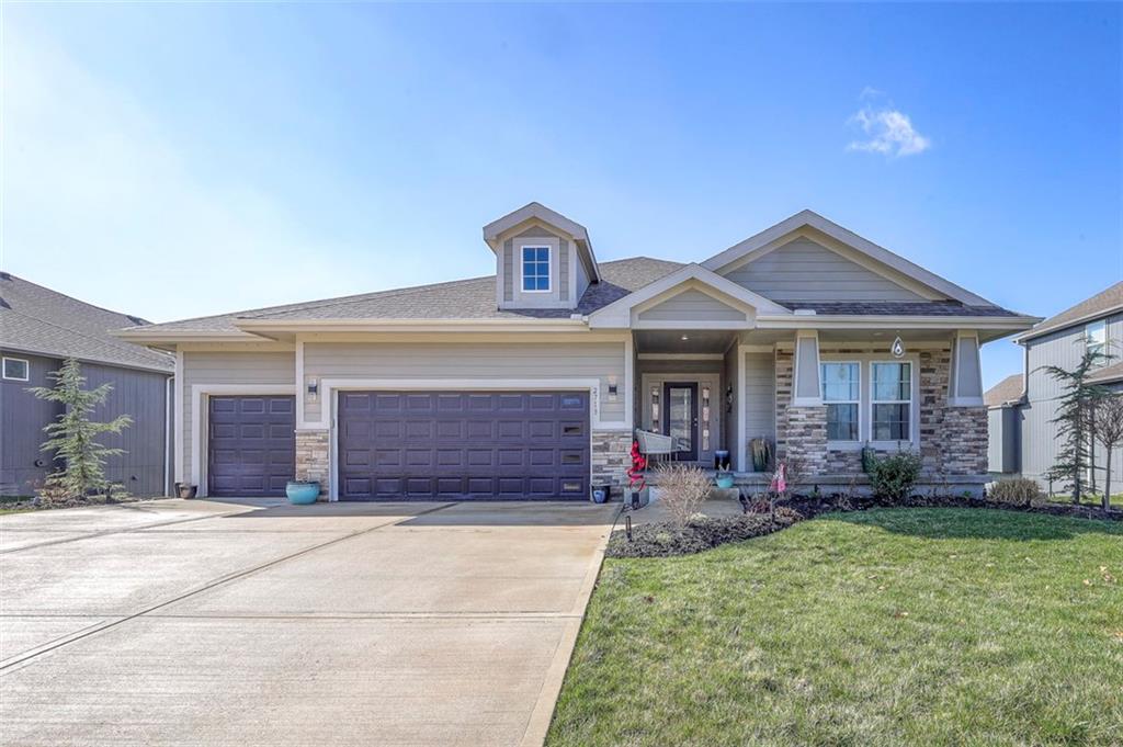 2713 W Concord Drive