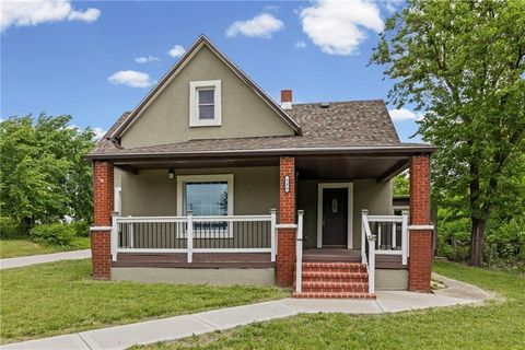 Photo of 330 Garfield Avenue, Kansas City, KS 66101 (MLS # 2620341)