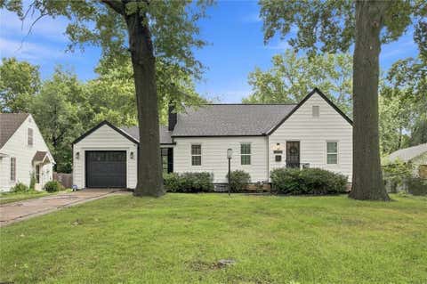 Photo of 8439 Ward Parkway Plaza, Kansas City, MO 64114 (MLS # 2637823)