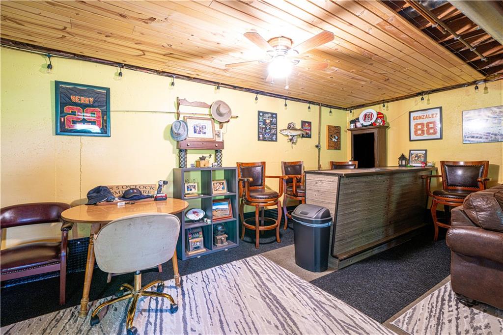 Camden Point, Missouri 64018, United States, 3 Bedrooms Bedrooms, ,2 BathroomsBathrooms,Residential,Active,164757