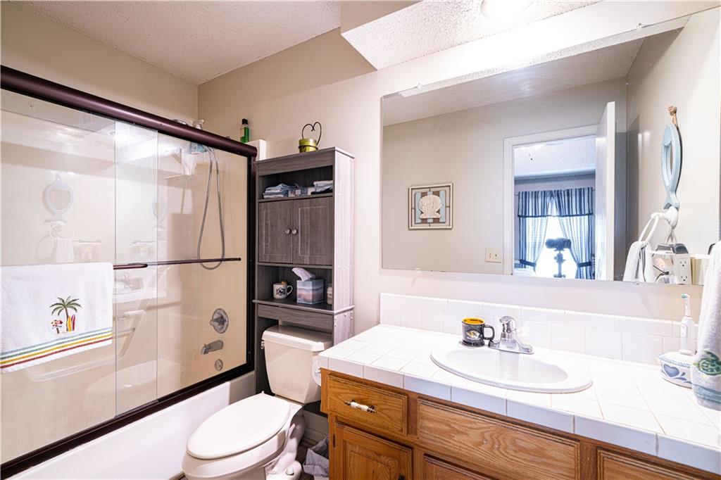 Camden Point, Missouri 64018, United States, 3 Bedrooms Bedrooms, ,2 BathroomsBathrooms,Residential,Active,164757