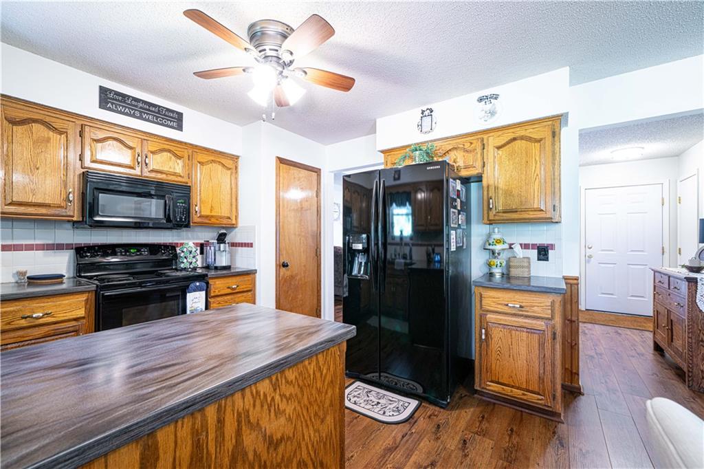 Camden Point, Missouri 64018, United States, 3 Bedrooms Bedrooms, ,2 BathroomsBathrooms,Residential,Active,164757