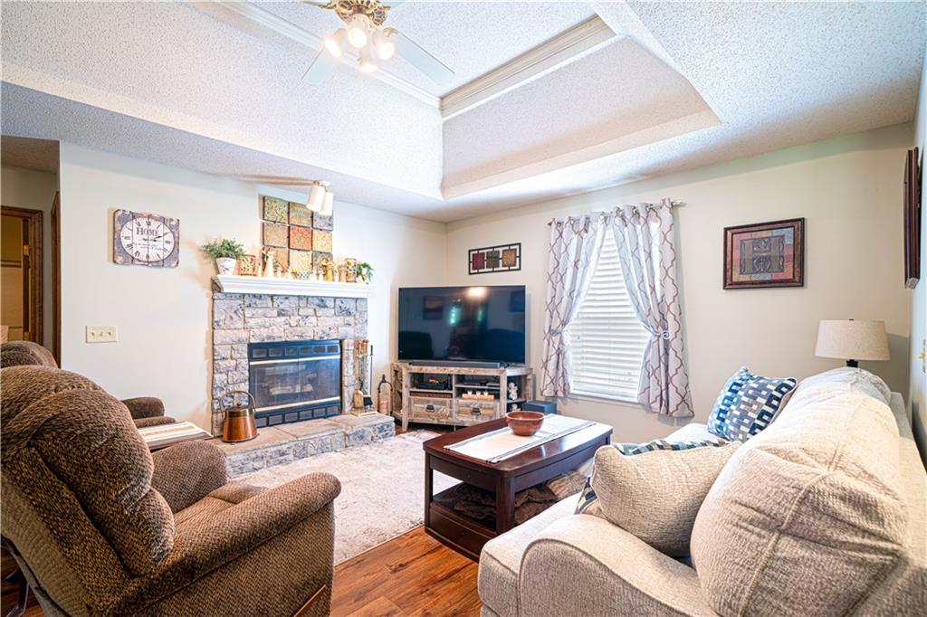 Camden Point, Missouri 64018, United States, 3 Bedrooms Bedrooms, ,2 BathroomsBathrooms,Residential,Active,164757