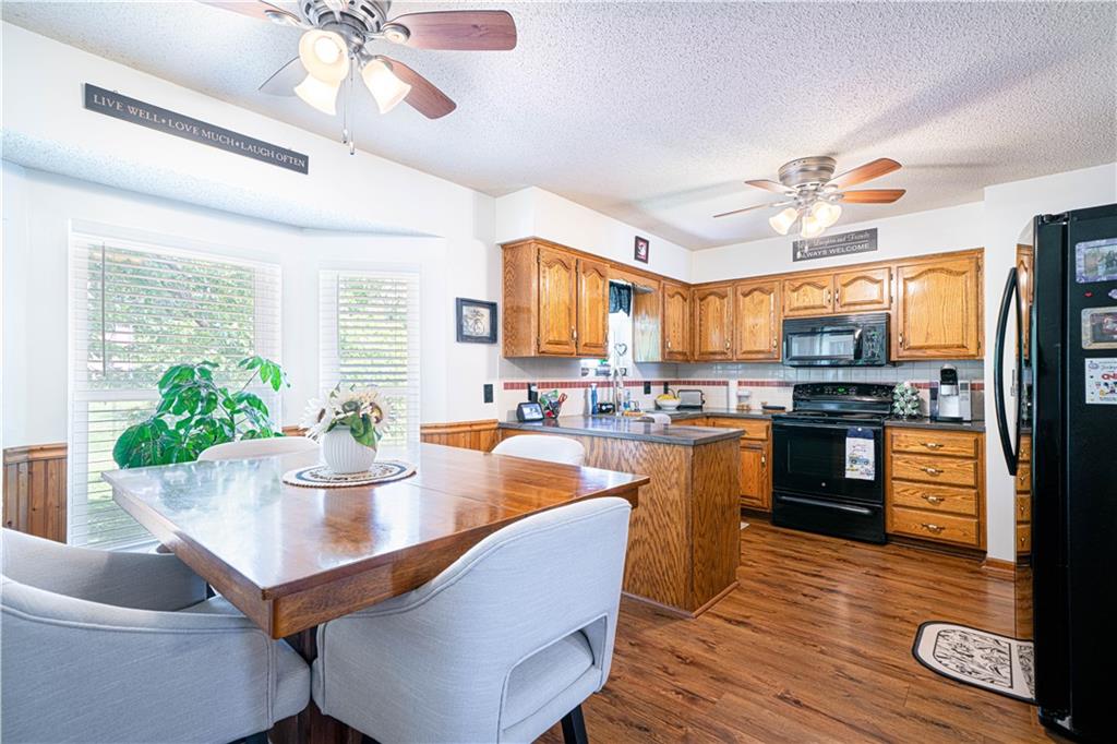 Camden Point, Missouri 64018, United States, 3 Bedrooms Bedrooms, ,2 BathroomsBathrooms,Residential,Active,164757