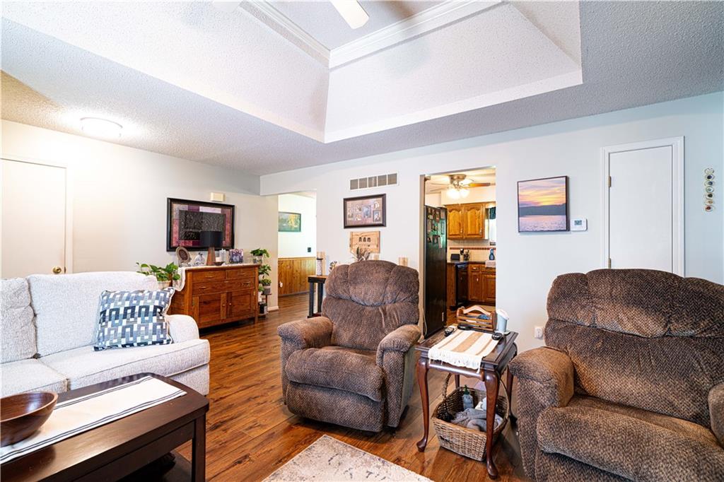 Camden Point, Missouri 64018, United States, 3 Bedrooms Bedrooms, ,2 BathroomsBathrooms,Residential,Active,164757