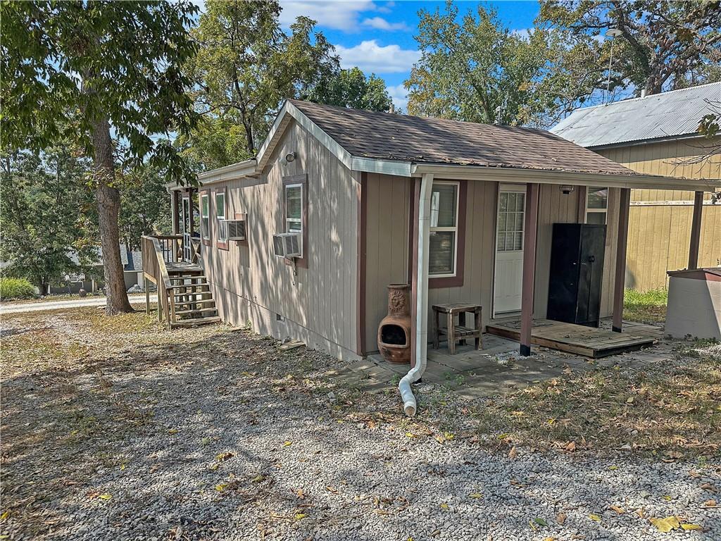 28720 Mistletoe Avenue