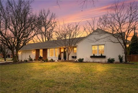 9428 Wenonga Road Leawood KS 66206