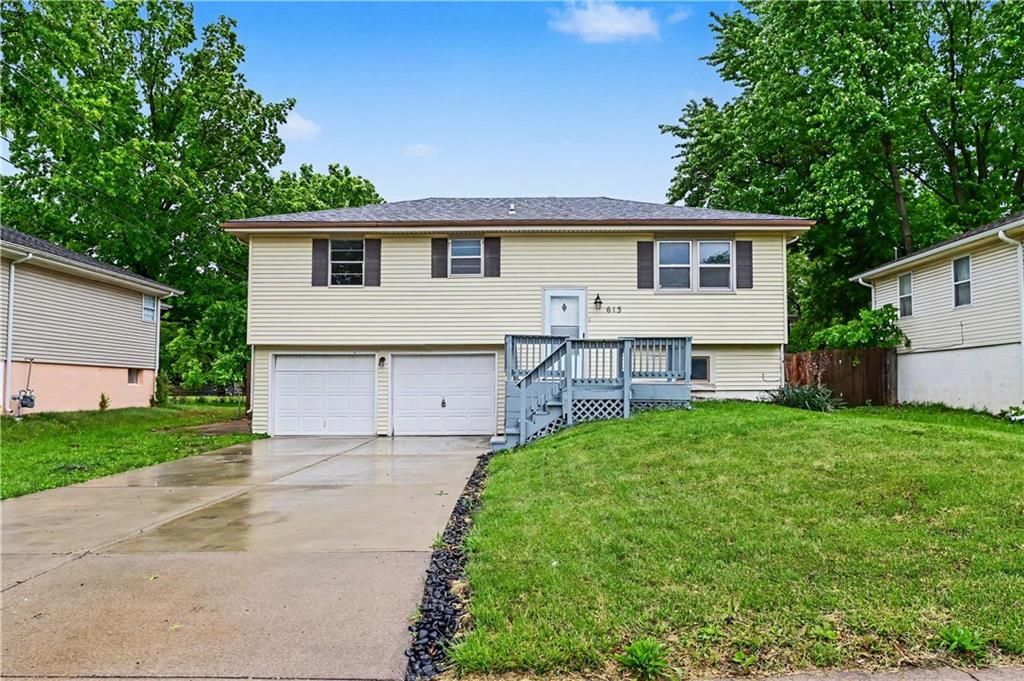 Photo of 613 W Hulett Street, Edgerton, KS 66021 (MLS # 2618671)