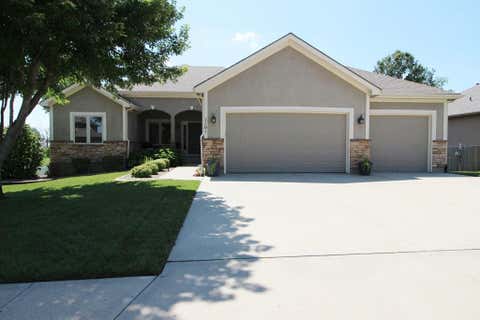 Photo of 1101 NW Pecan Drive, Grain Valley, MO 64029 (MLS # 2631554)