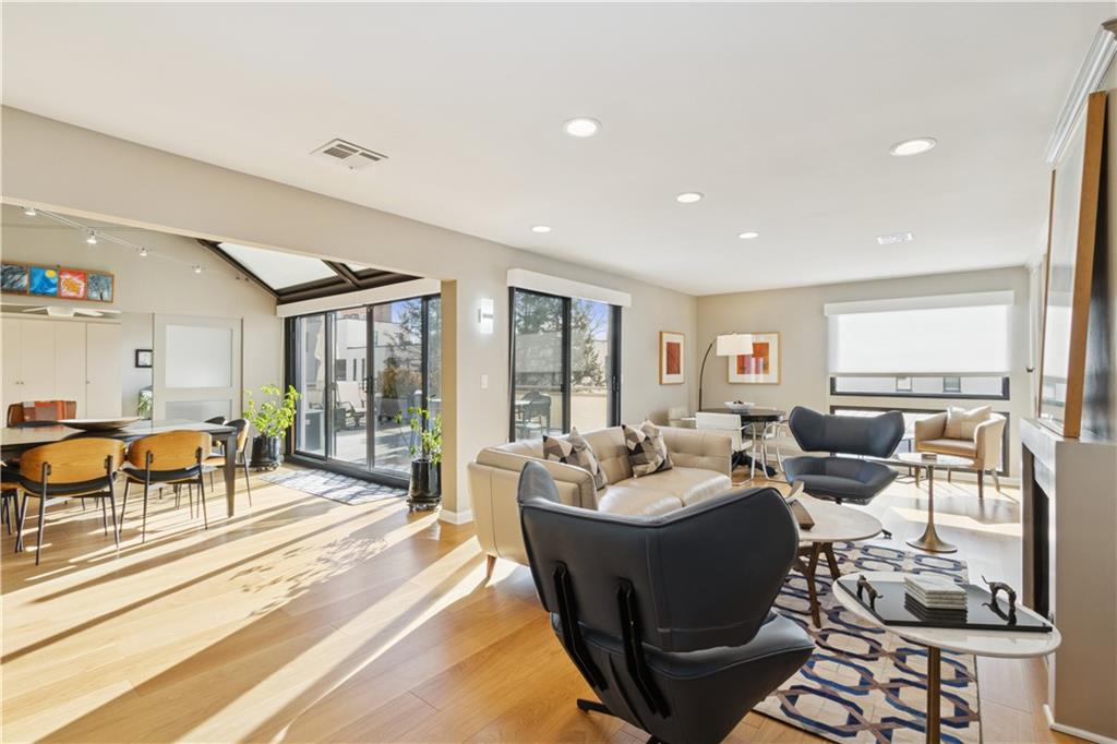 4549 Walnut Street 1