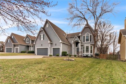 Photo of 8007 W 131st Terrace, Overland Park, KS 66213 (MLS # 2616389)