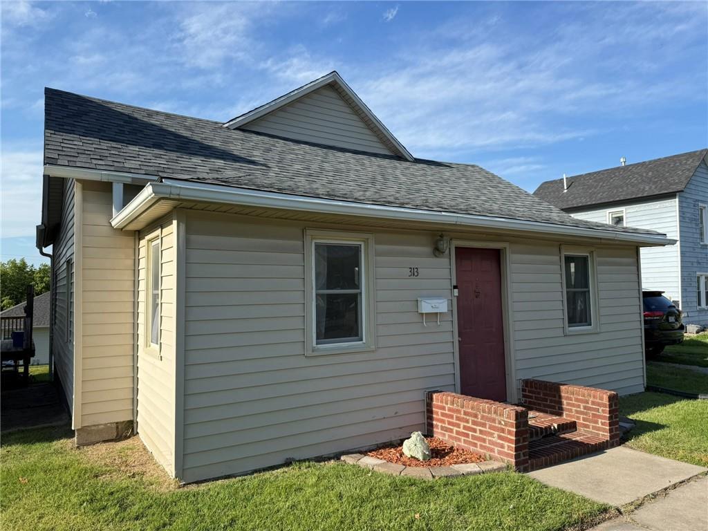 313 E 4th Street