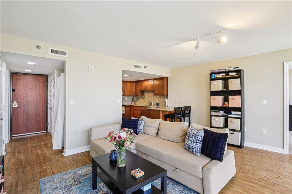 600 E ADMIRAL Boulevard 1207