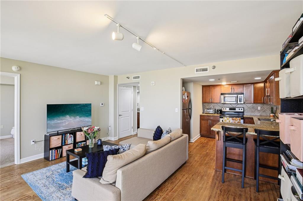 600 E ADMIRAL Boulevard 1207