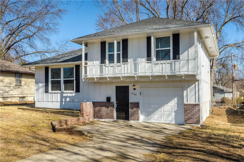 Photo of 15300 E 36th Terrace S, Independence, MO 64055 (MLS # 2605319)