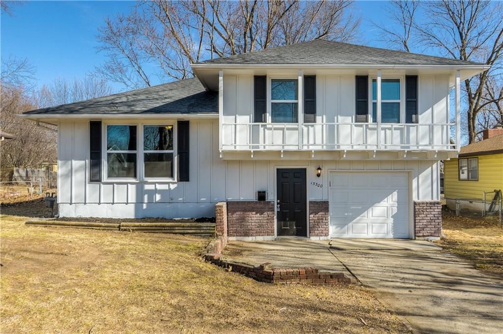 Photo of 15300 E 36th Terrace S, Independence, MO 64055 (MLS # 2605319)