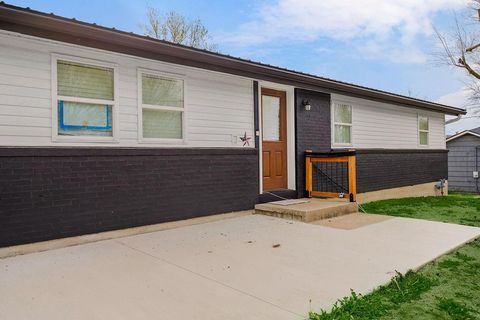 Photo of 1001 Main Street, Waverly, MO 64096 (MLS # 2619251)