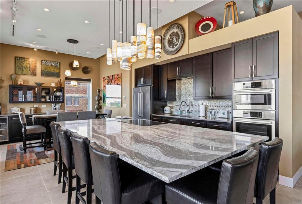 229 Ward Parkway 1001B