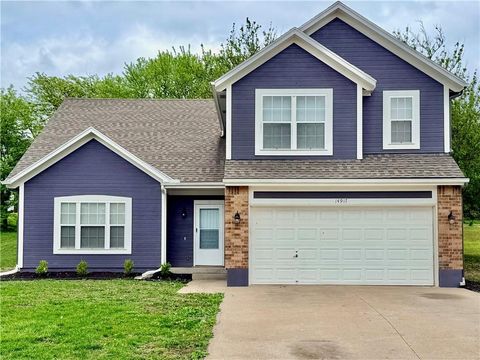 Photo of 14917 Pine View Drive, Grandview, MO 64030 (MLS # 2615989)