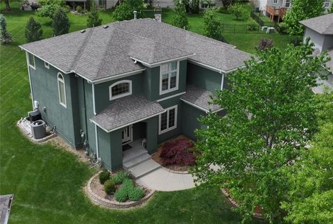 Photo of 15534 Shawnee Drive, Overland Park, KS 66223 (MLS # 2609905)