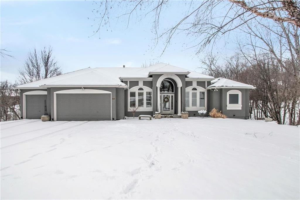 Photo 1 of 30 — 10301 NW River Hills Court, Parkville, MO 64152