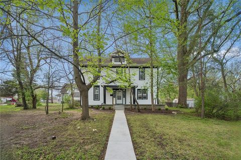 Photo of 11605 E Winner Road, Independence, MO 64052 (MLS # 2616245)