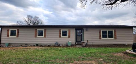 Photo of 702 W Oak Street, Weir, KS 66781 (MLS # 2621207)