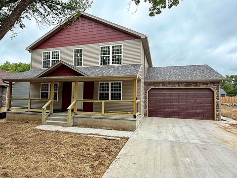 Photo of 1807 S Elm Street, El Dorado Springs, MO 64744 (MLS # 2615920)