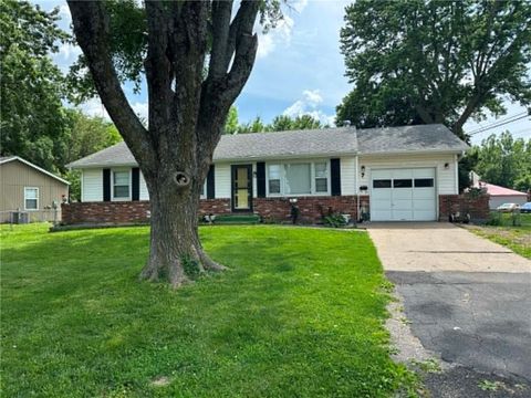 Photo of 7 Ussery Drive, Lexington, MO 64067 (MLS # 2622708)