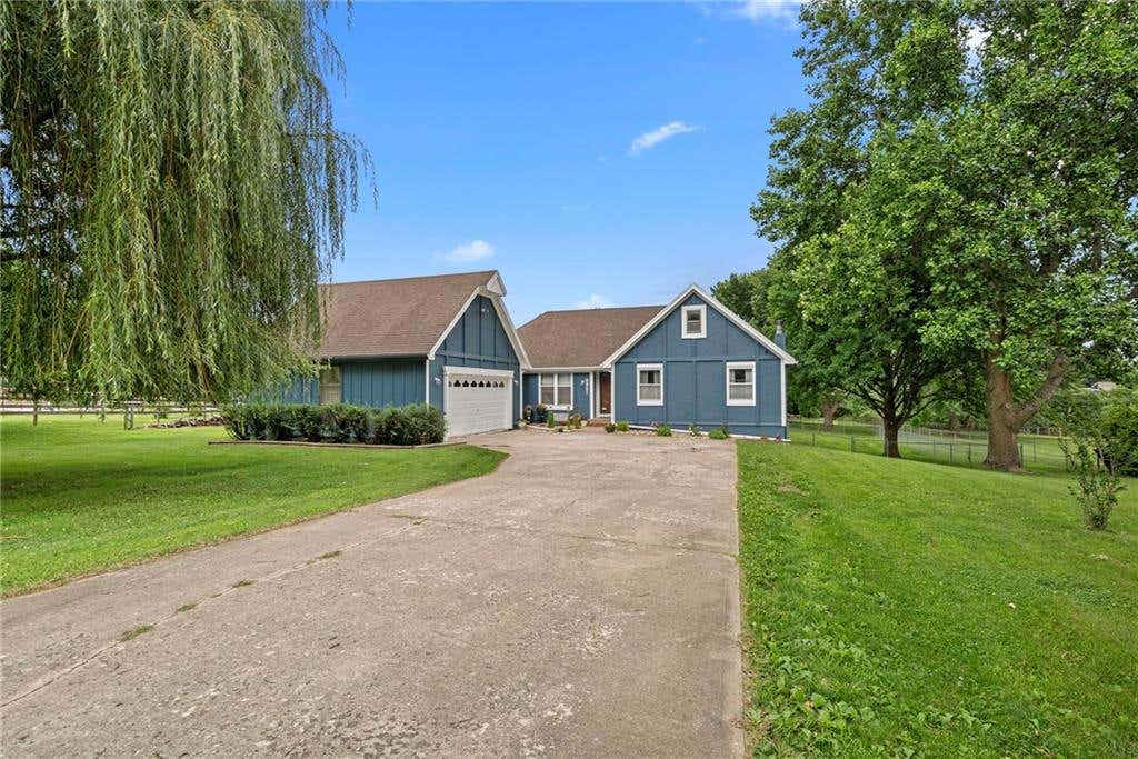Photo of 8921 Boten Road, Lees Summit, MO 64064 (MLS # 2627120)