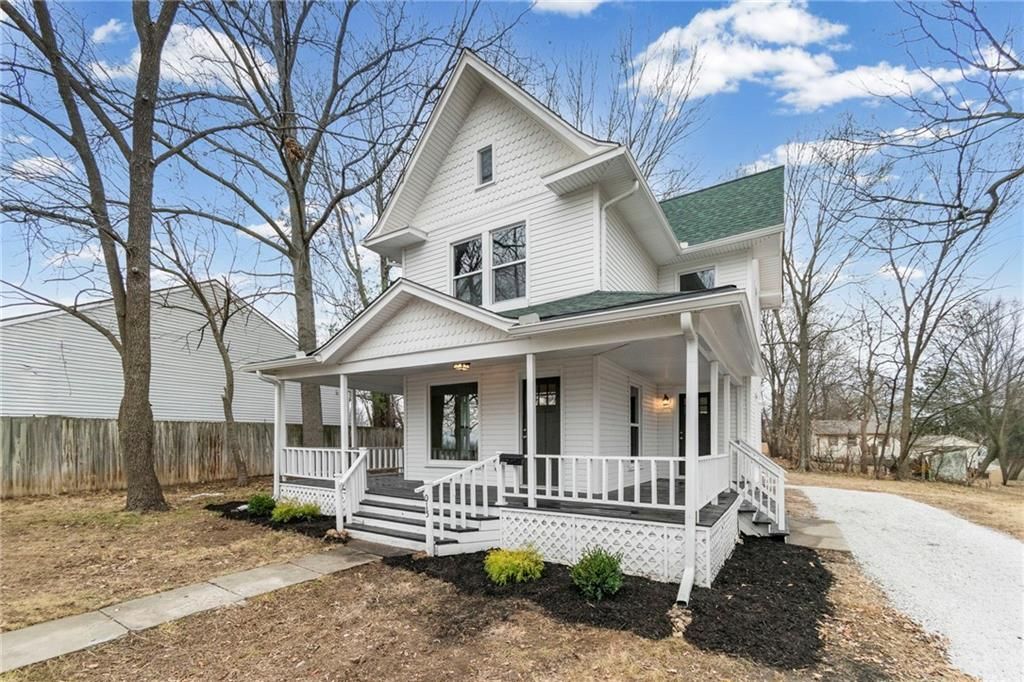 Photo of 1015 E College Street, Independence, MO 64050 (MLS # 2596784)