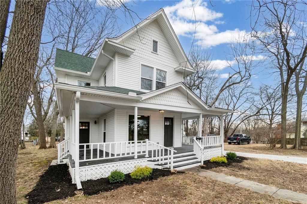 Photo of 1015 E College Street, Independence, MO 64050 (MLS # 2596784)