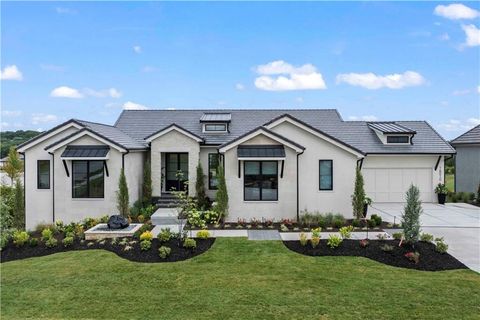16010 Glenfinnan Way Loch Lloyd MO 64012