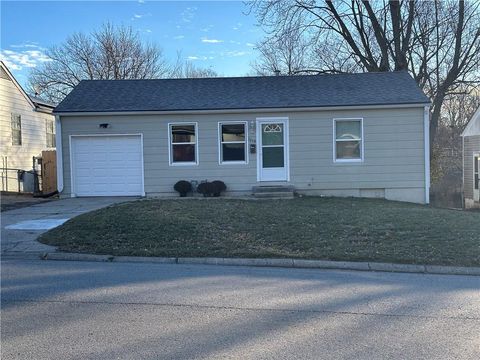 1319 S Crane Street Independence MO 64055