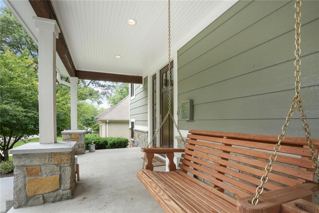 2807 W 50th Terrace