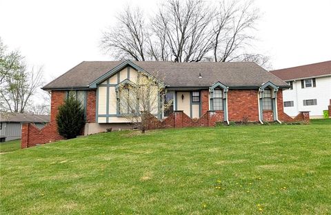 Photo of 104 London Way, Belton, MO 64012 (MLS # 2610785)