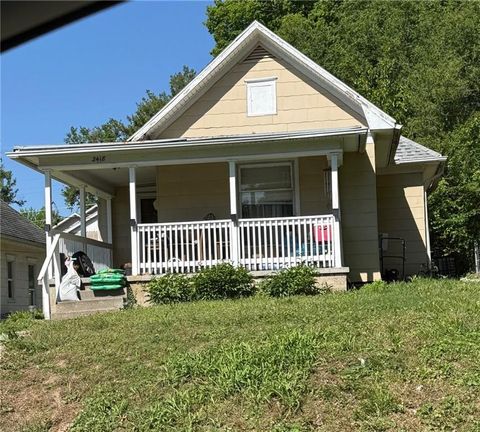 Photo of 2418 S 17th Street, St Joseph, MO 64503 (MLS # 2617626)