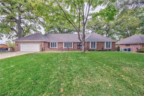 Photo of 6218 W 64 Terrace, Mission, KS 66202 (MLS # 2583903)