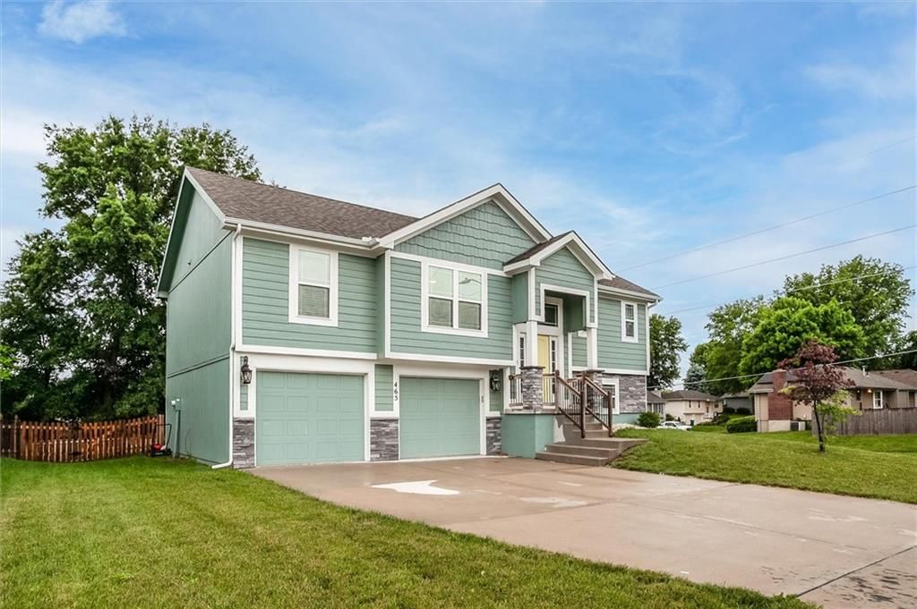 Photo of 465 Lilly Lane, Liberty, MO 64068 (MLS # 2552404)