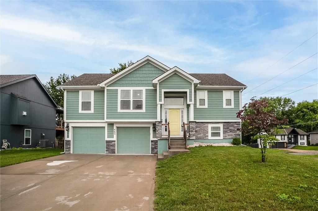 Photo of 465 Lilly Lane, Liberty, MO 64068 (MLS # 2552404)