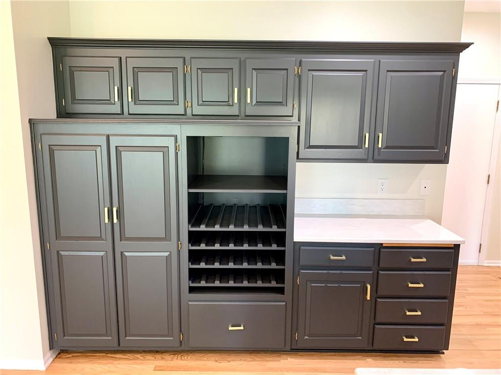 St Joseph, Missouri 64506, United States, 3 Bedrooms Bedrooms, ,2 BathroomsBathrooms,Residential,Pending,39328