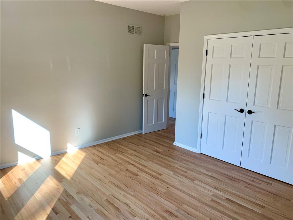 St Joseph, Missouri 64506, United States, 3 Bedrooms Bedrooms, ,2 BathroomsBathrooms,Residential,Pending,39328