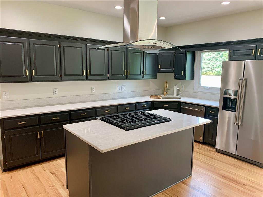 St Joseph, Missouri 64506, United States, 3 Bedrooms Bedrooms, ,2 BathroomsBathrooms,Residential,Pending,39328